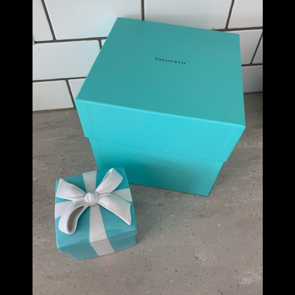 Tiffany & Co porcelain box 4.3” New! Never used